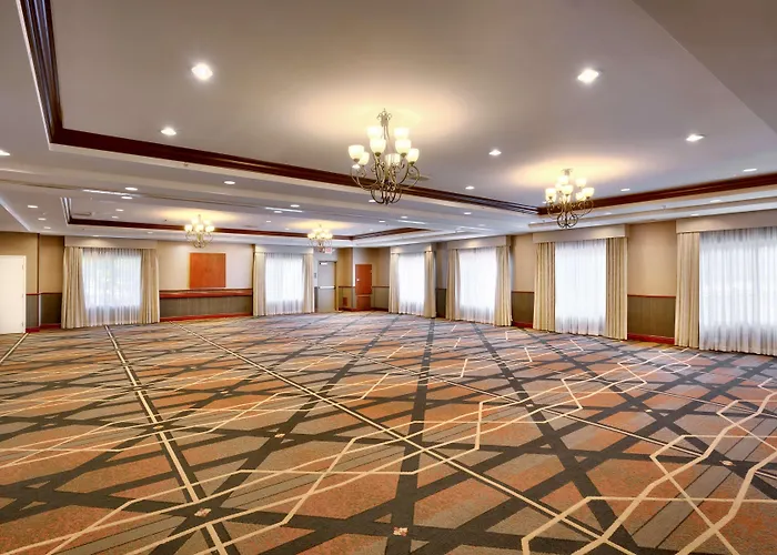 Hampton & Show Low-pinetop Hotel 3*